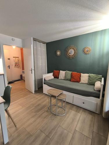 Studio Mimosa rez-de-chaussée à 800m de la plage et des commerces - parking privé avec possibilité de louer une voiture