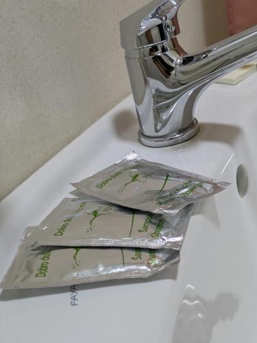 a piece of plastic sitting on top of a sink at Rivera Raška 