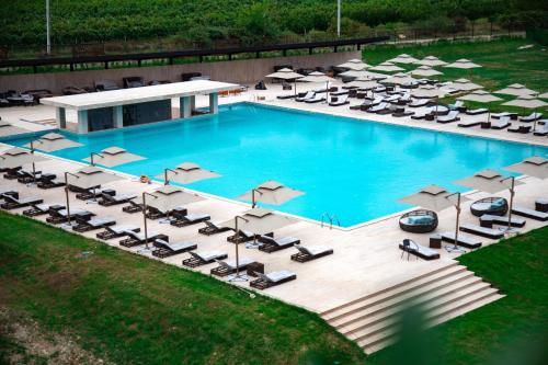 La alberca dentro o cerca de Hotel Meteo Kakheti