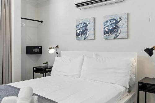 8BR 7 BA Sleeps 16 Wifi Walk to Beach