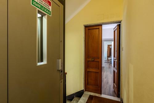 Фотография из галереи dietro il teatro modena в Генуе