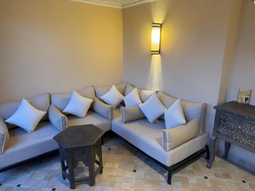 Un lugar para sentarse en Riad Atlas Acacia