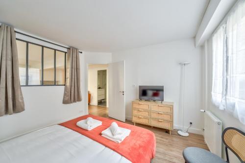 Spacious & Bright 2BR Apartment - Heart of 15th