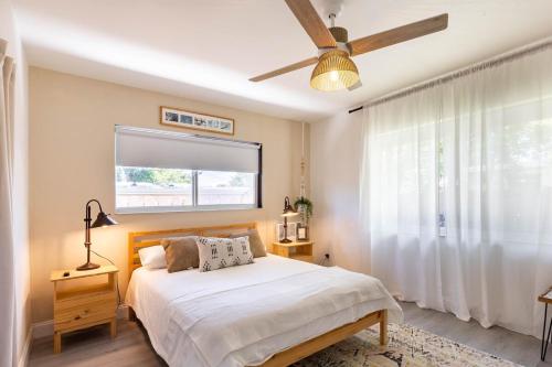 Katil atau katil-katil dalam bilik di 2BD 2BA Bungalow 5 min Dania Beach 15 min Hard Rock Stadium