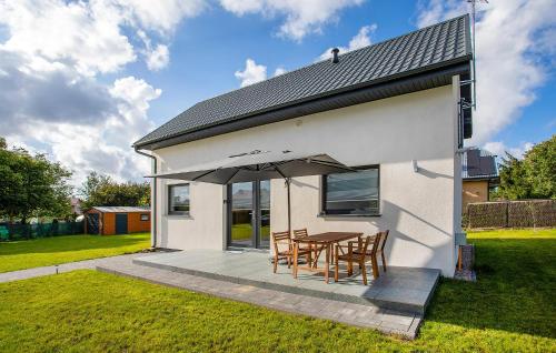 3 Bedroom Stunning Home In Lubkowo