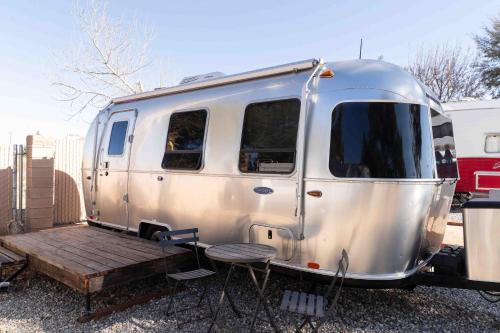 Φωτογραφία από το άλμπουμ του Desert Dream Airstream σε Yucca Valley