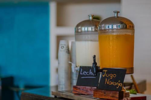 Minuman di Hotel Delfín Vista Pier Beach Front