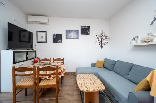 Apartments by the sea Kampor, Rab - 12388