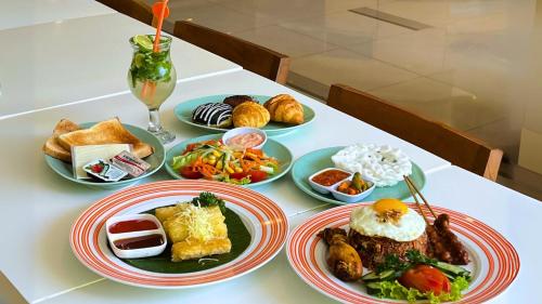 Еда / где поесть недалеко от отеля