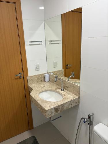 Ένα μπάνιο στο Apartamento ao lado do shopping