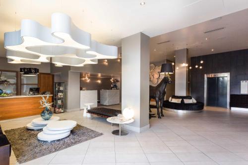 Ein Badezimmer in der Unterkunft Sandman Signature Newcastle Hotel