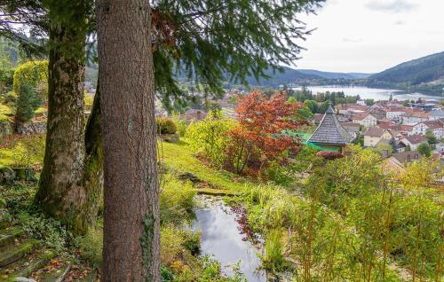 La Parenthèse plein centre au calme à 300 m du lac