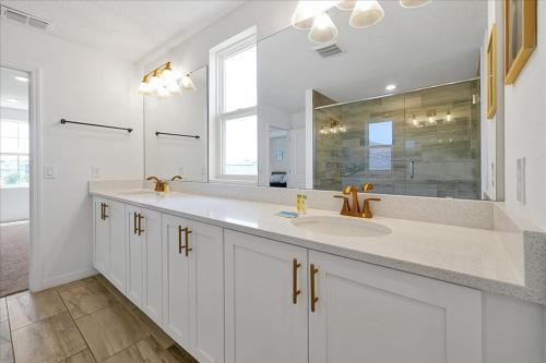 2186 Derwent Dr Davenport photo 32