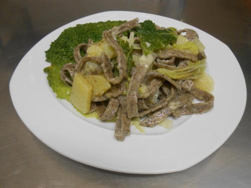 Makanan di atau berdekatan hotel