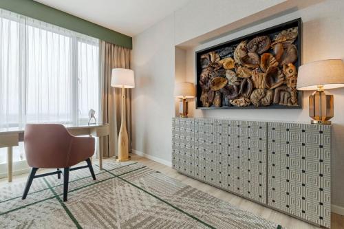 Ruang duduk di Omni San Diego Hotel at the Ballpark