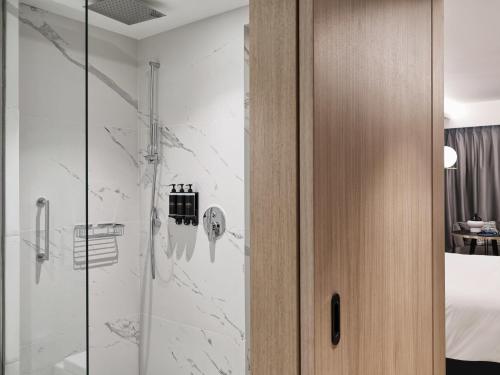 Bilik mandi di Grand Hyatt Athens