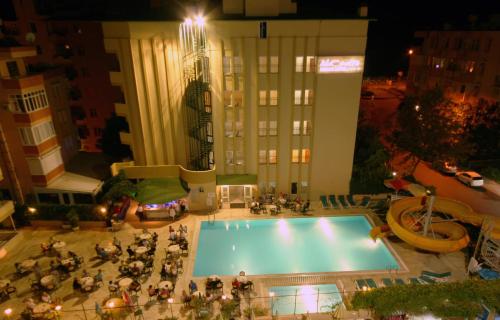 Piscina a Kleopatra Beach Hotel o a prop