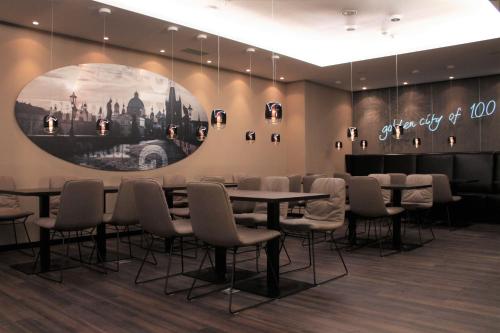 Posezení v ubytování Motel One Prague-Florentinum