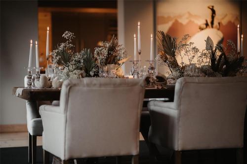 Χώρος καθιστικού στο Kempinski Hotel Das Tirol