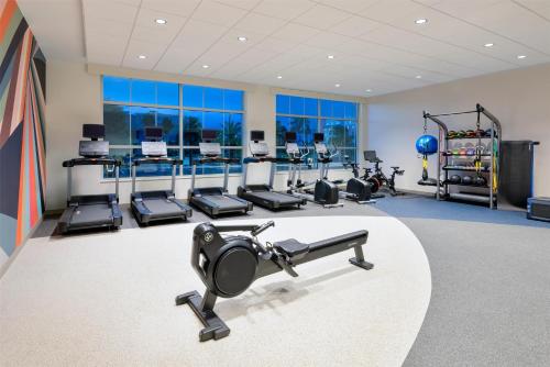 Gimnasio o instalaciones de fitness de Hilton Garden Inn Cape Canaveral Near Cocoa Beach