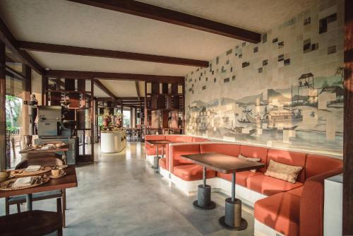 Khu vực ghế ngồi tại Namia River Retreat - Wellness Inclusive Resort