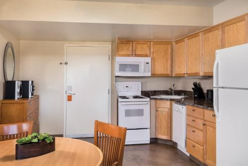 Kuchyň nebo kuchyňský kout v ubytování WorldMark Reno