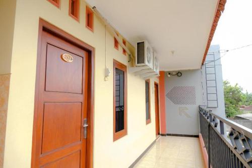 Ảnh trong thư viện ảnh của Hotel O Panderman Residence ở Blitar