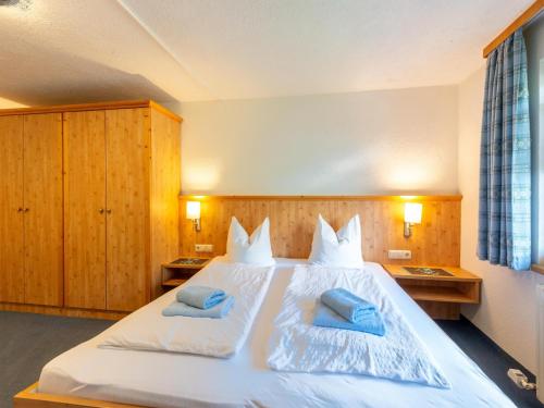 Postel nebo postele na pokoji v ubytování Spacious apartment near the centre and ski resort