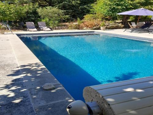 Piscina en o cerca de Splendid Villa in Viens with Swimming Pool