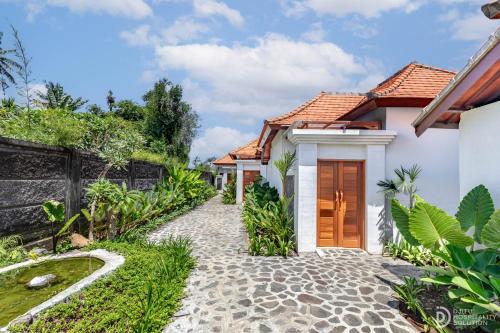 Taman di luar Tumbu Retreat