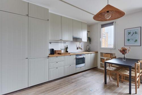 Charming Apartment 1 bedroom heart 16th in Paris