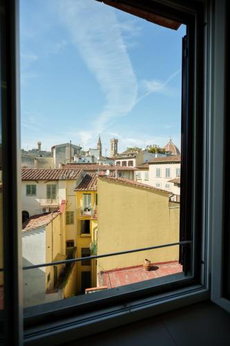 Anguillara in the Heart of Florence