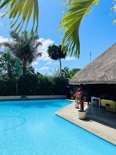 Πισίνα στο ή κοντά στο St. Lucia Safari Lodge