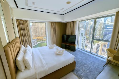 JW Marriott Stylish 1BR - Marina View - Direct Dubai Marina Mall Access - Pool & Gym - Free Parking