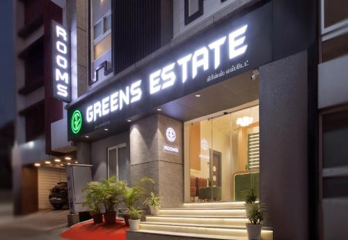 a store front with a sign for the cleaners institute at Greens Estate Near Central Railway Station in Chennai