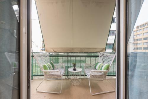 Elegant Dimitra, 2 Bedroom Apartment, by Acropolin & Metro