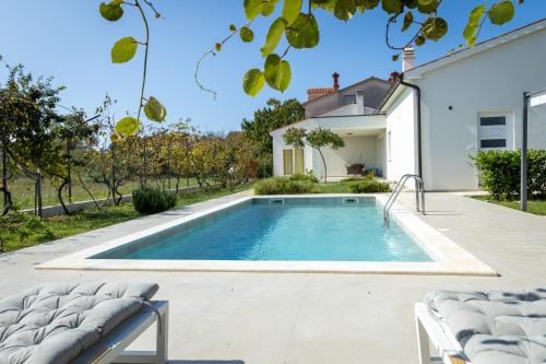 Holiday House Villa Skrila