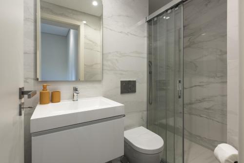 Et badeværelse på Mira Mar 1 - Near the beach by HD