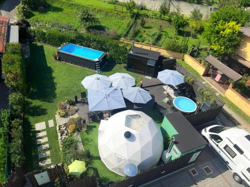 Ad Maiora Glamping Spaの敷地内または近くにあるプール