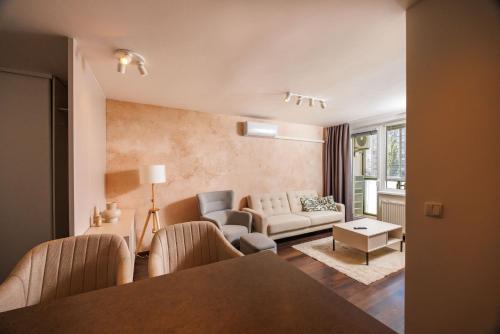 AH Fibichova Next to Aupark