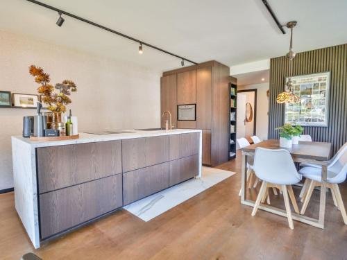 Appartement lumineux, 4 pers, terrasse, 700m centre et télécabine, WiFi, parking, draps inclus