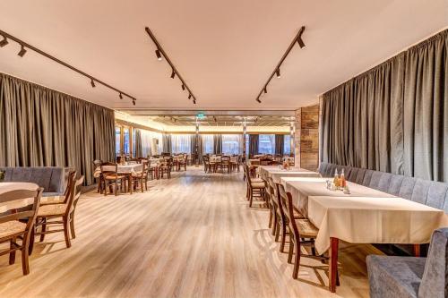 Restaurace v ubytování Grand Hotel Murgavets