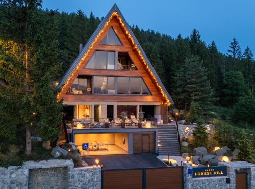 Cozy Chalet Forest Hill