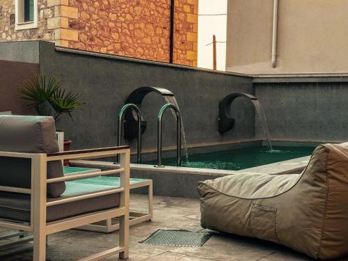 Hồ bơi trong/gần Swallows House