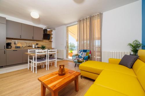 Crni mol Crikvenica