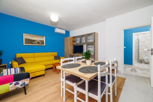 Crni mol Crikvenica