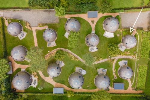 Gambar di galeri bagi Südkugel - Kugelhaus in ökologischer Bauweise am Tollensesee di Wustrow