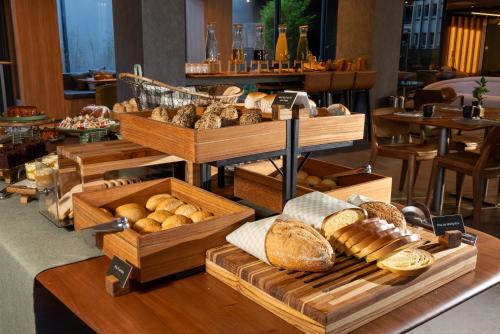 الطعام في الفندق أو بالجوار