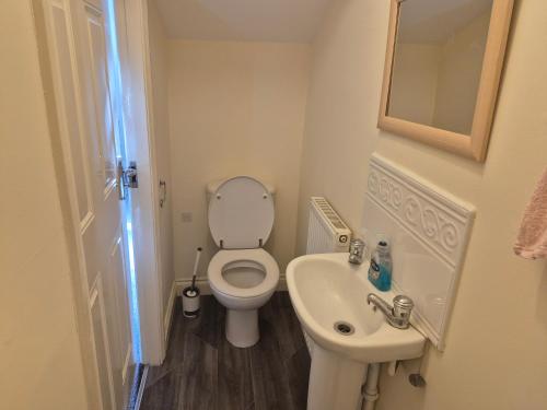 Koupelna v ubytování private room with a showerroom to your own