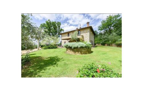 FonterutoliにあるLuxurious Home In Castellina In Chiantiの庭家